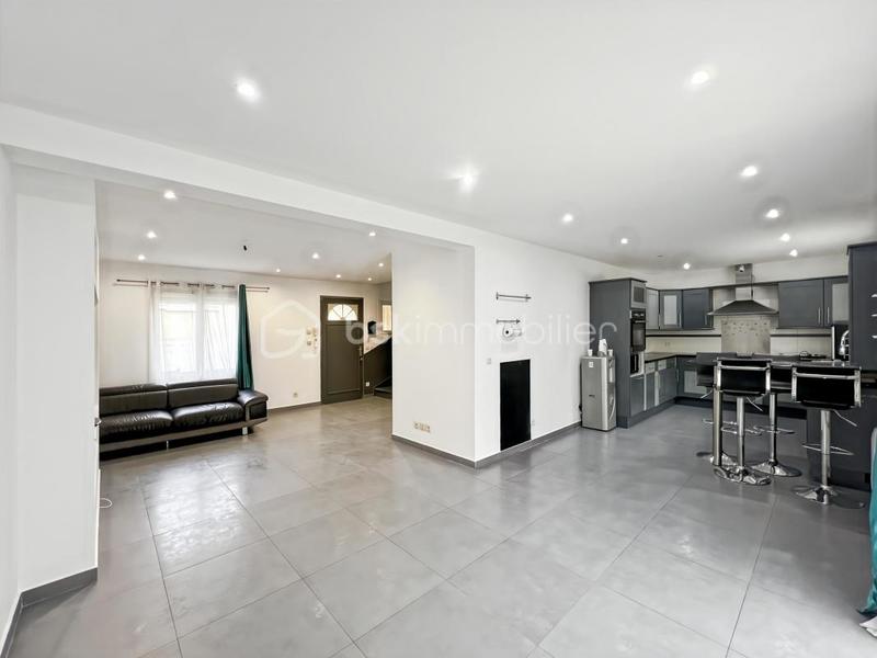 Maison traditionnelle - 106 m² - 6 pièces