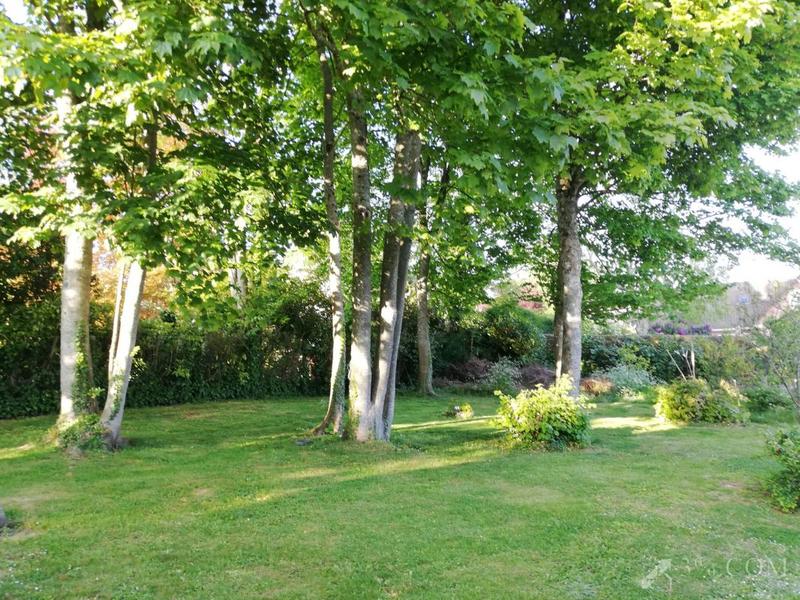 Pavillon - 215 m² - 6 pièces