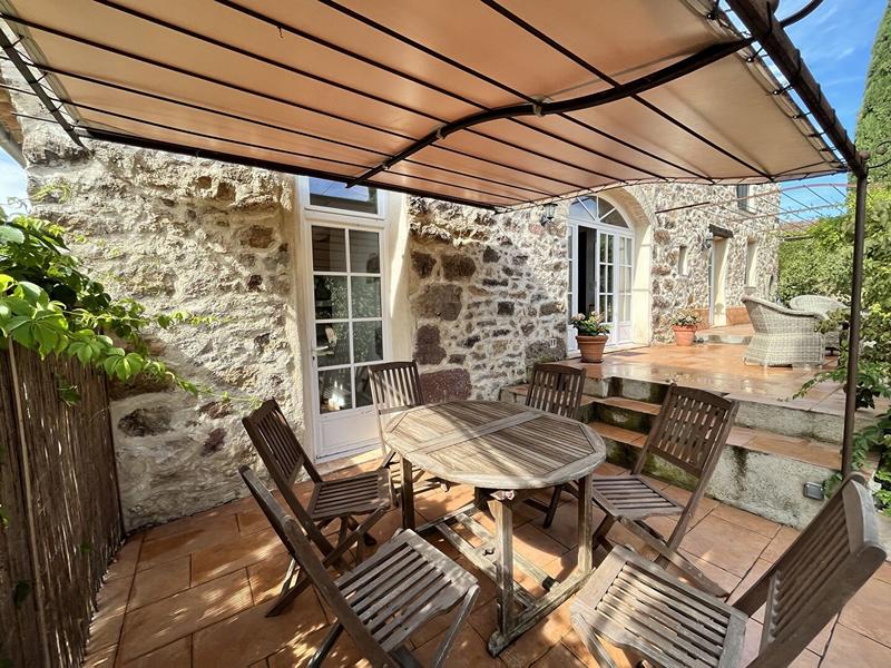 Villa - 200 m² - 6 pièces