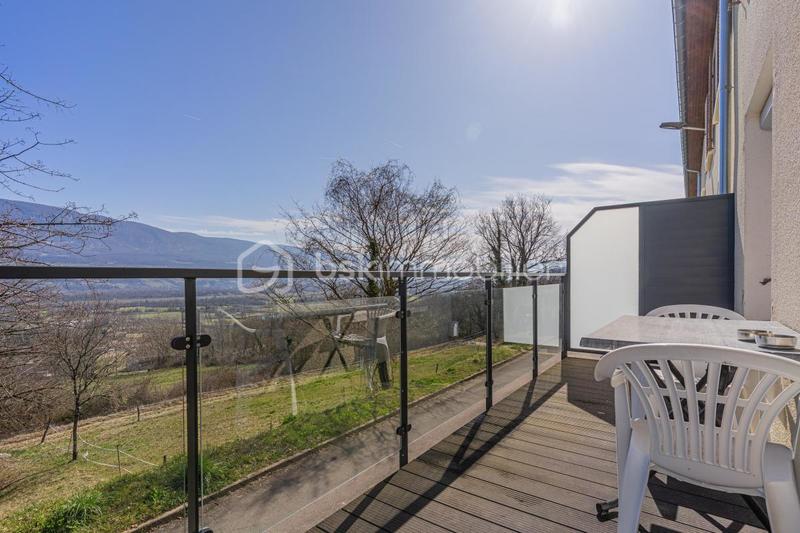 Appartement - 81 m² - 3 pièces