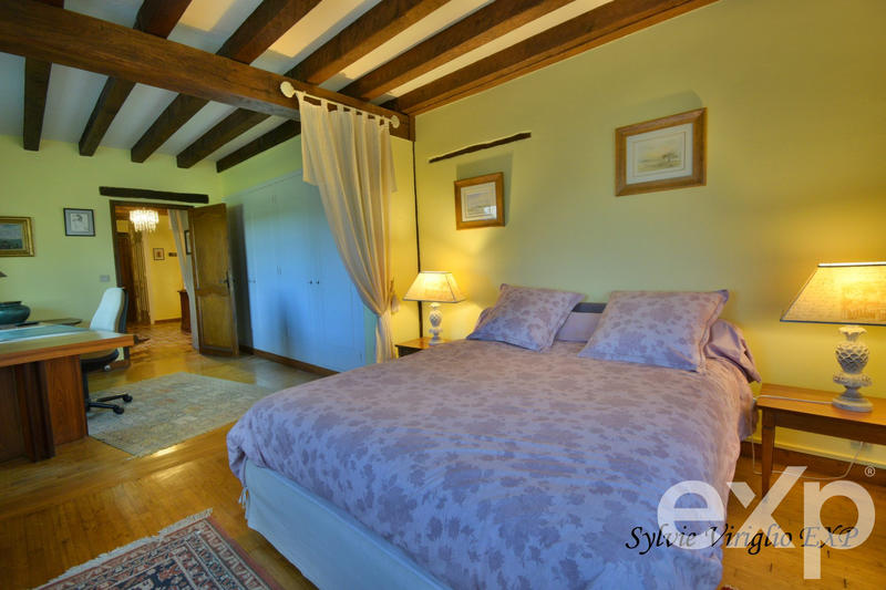 Maison - 207 m² - 6 pièces