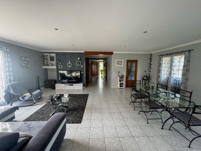 Maison - 275 m² - 7 pièces