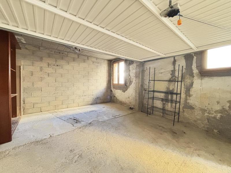 Parking / Garage - 24 m²