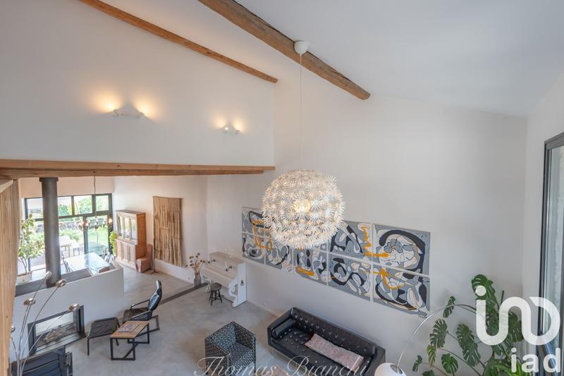 Maison - 230 m² - 6 pièces