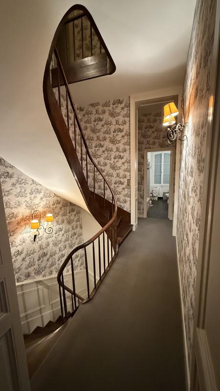 Maison - 212 m² - 9 pièces