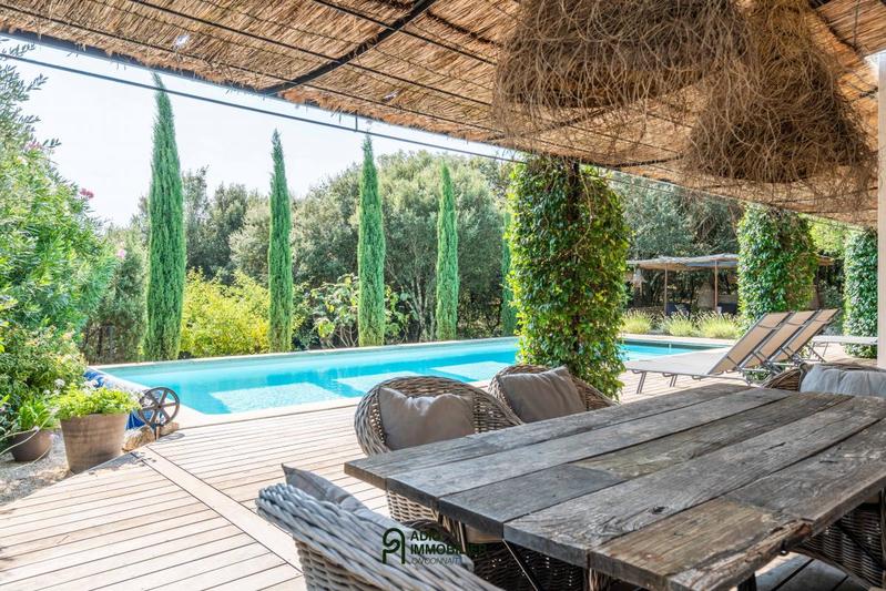 Villa - 417 m² - 11 pièces