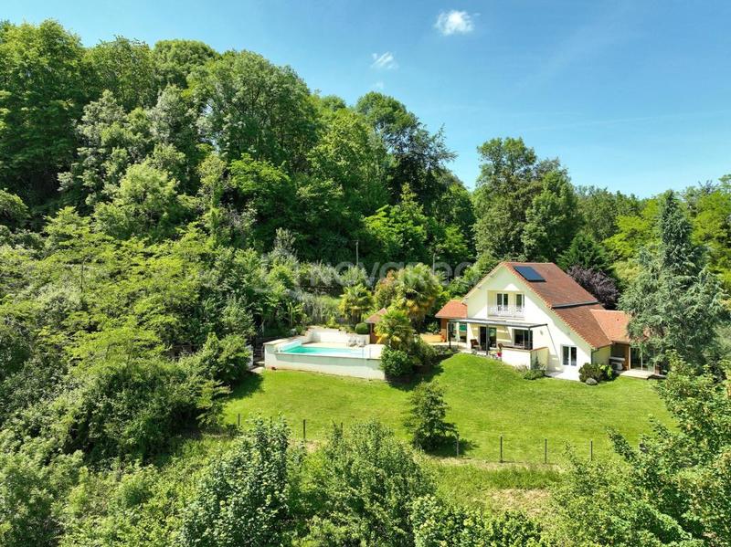 Maison - 160 m² - 7 pièces