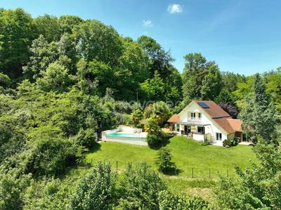 Maison - 160 m² - 7 pièces