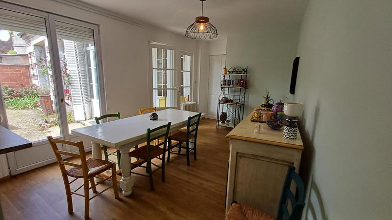 Maison - 218 m² - 7 pièces