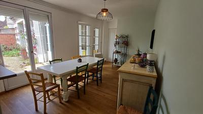 Maison - 218 m² - 7 pièces