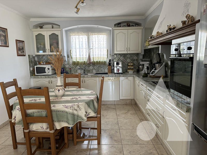 Maison - 140 m² - 5 pièces