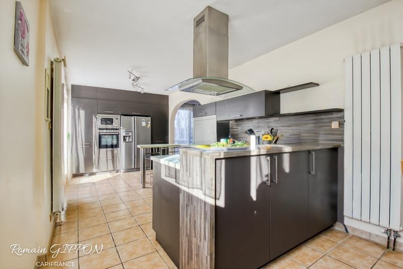 Maison - 286 m² - 11 pièces