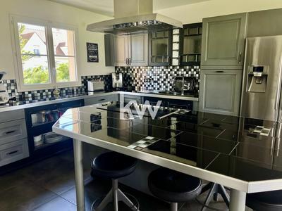 Maison - 140 m² - 6 pièces