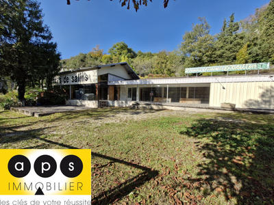 Maison - 180 m² - 9 pièces