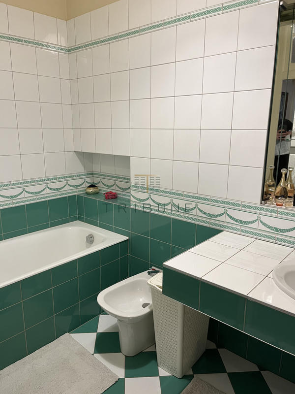 Maison - 325 m² - 12 pièces