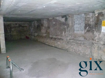 Parking / Garage - 30 m²