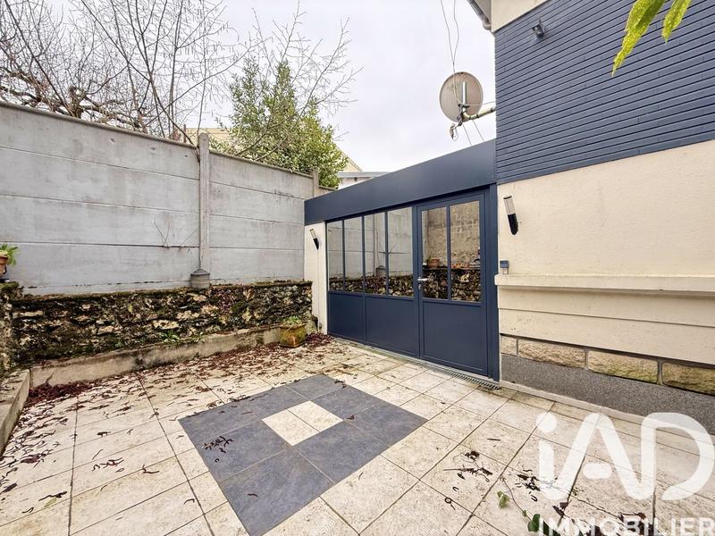 Maison - 230 m² - 8 pièces