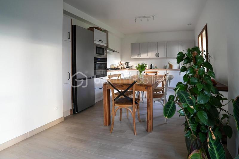 Maison traditionnelle - 153 m² - 6 pièces