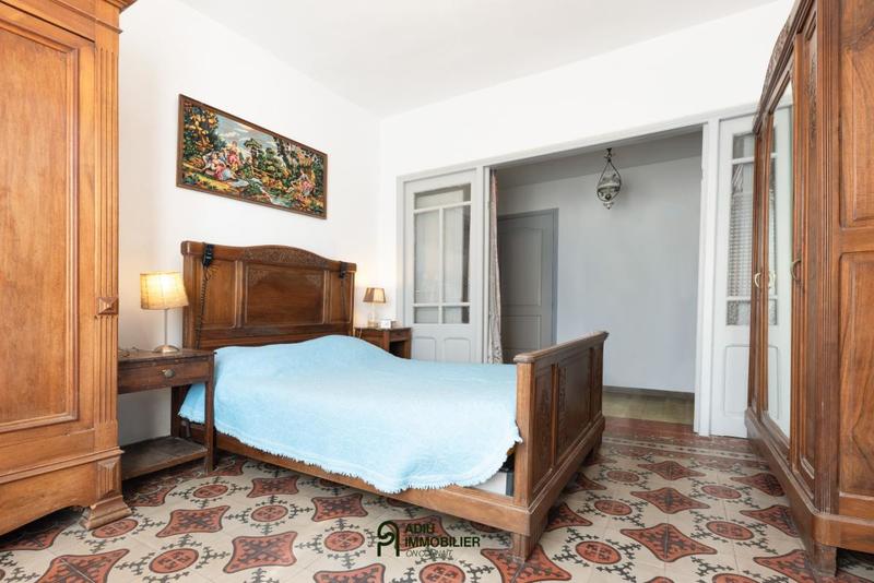 Propriété - 252 m² - 5 pièces