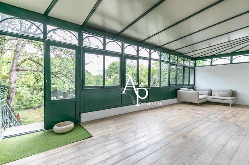 Maison - 247 m² - 10 pièces