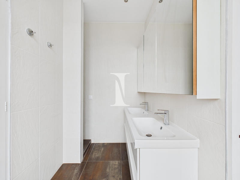 Appartement - 196 m² - 5 pièces