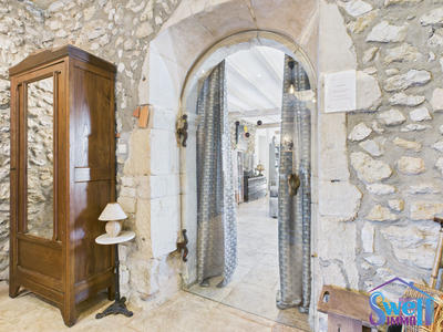 Mas - 543 m² - 16 pièces