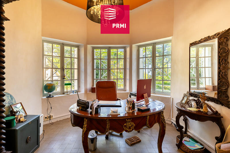 Maison - 400 m² - 8 pièces