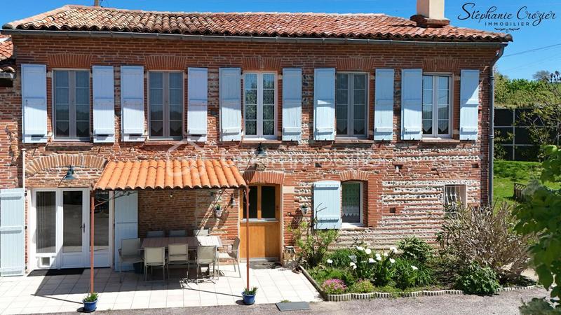 Demeure - 295 m² - 7 pièces