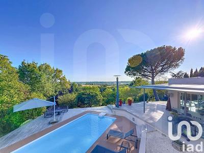 Maison - 245 m² - 7 pièces