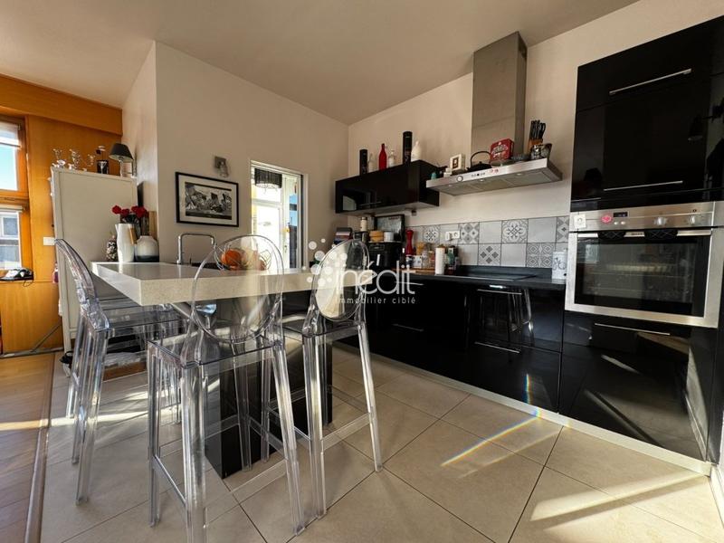 Appartement - 145 m² - 6 pièces