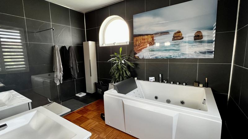 Maison - 300 m² - 8 pièces