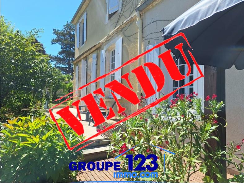 Maison - 211 m² - 8 pièces