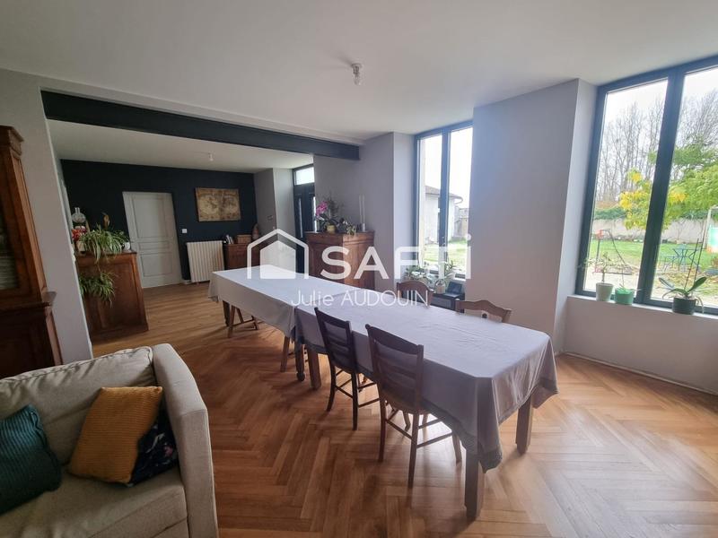 Maison - 240 m² - 9 pièces