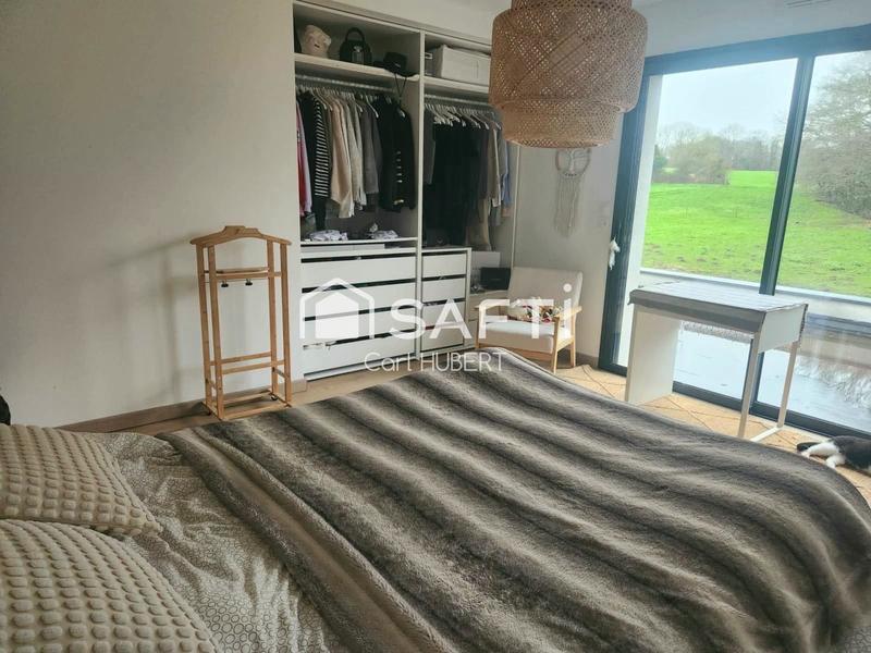 Maison - 300 m² - 8 pièces