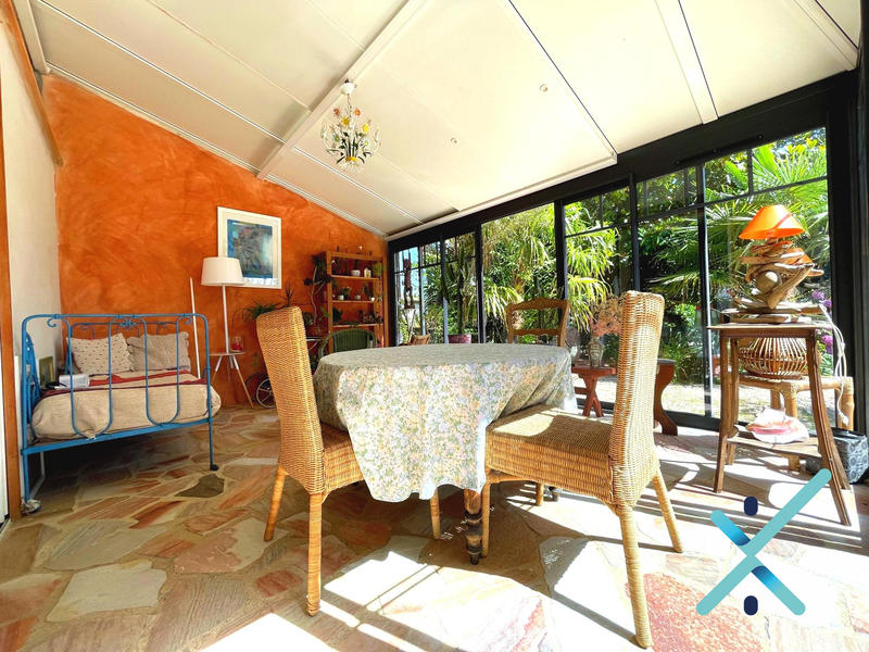 Maison - 280 m² - 11 pièces