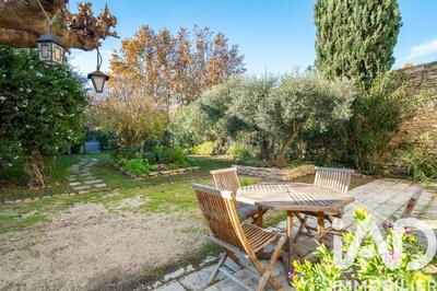 Maison - 245 m² - 9 pièces