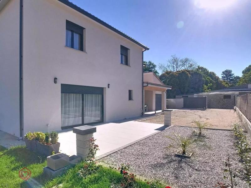 Maison - 137 m² - 5 pièces