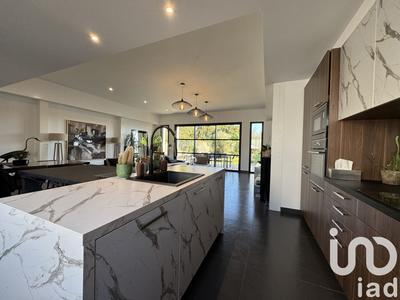 Maison - 170 m² - 5 pièces