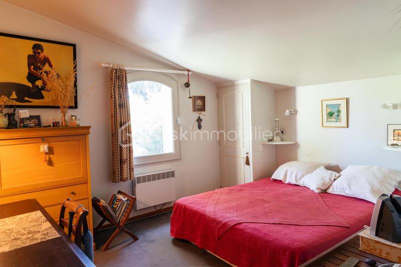 Propriété - 220 m² - 8 pièces