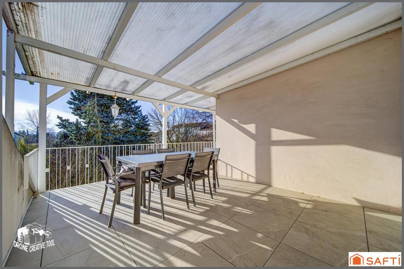 Appartement - 145 m² - 6 pièces