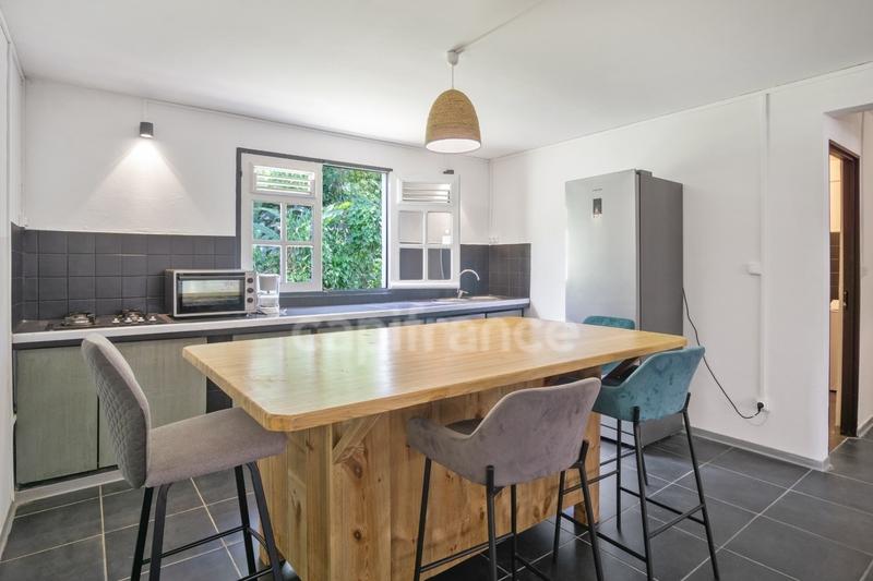 Immeuble - 285 m² - 11 pièces