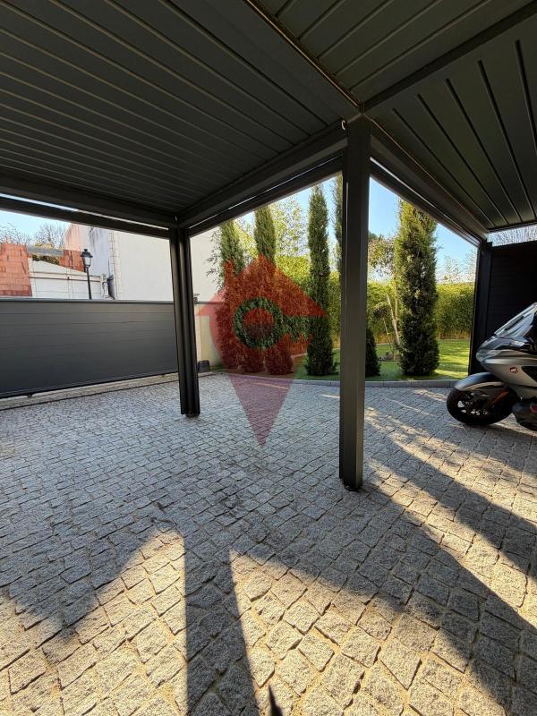 Maison - 212 m² - 7 pièces