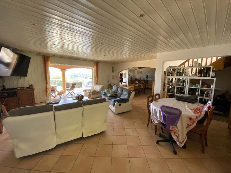 Villa - 197 m² - 7 pièces