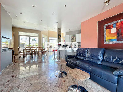 Maison - 210 m² - 8 pièces