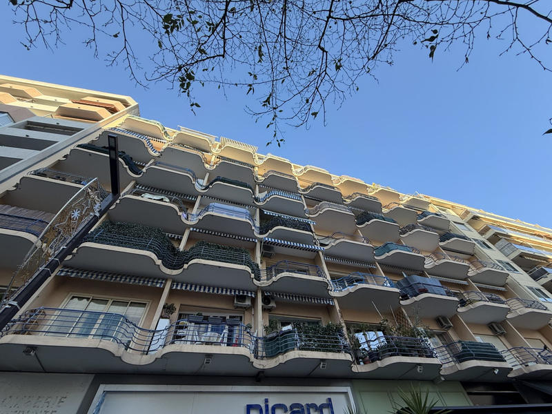 Appartement - 60 m² - 2 pièces