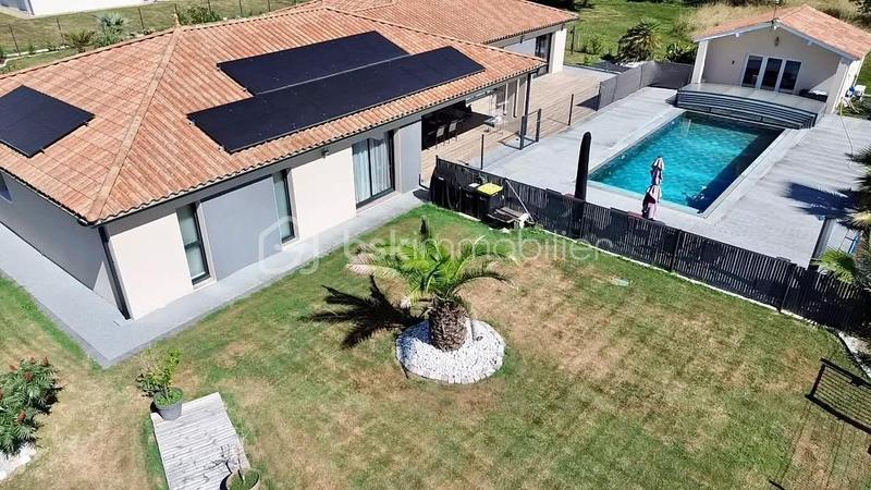 Maison - 190 m² - 5 pièces