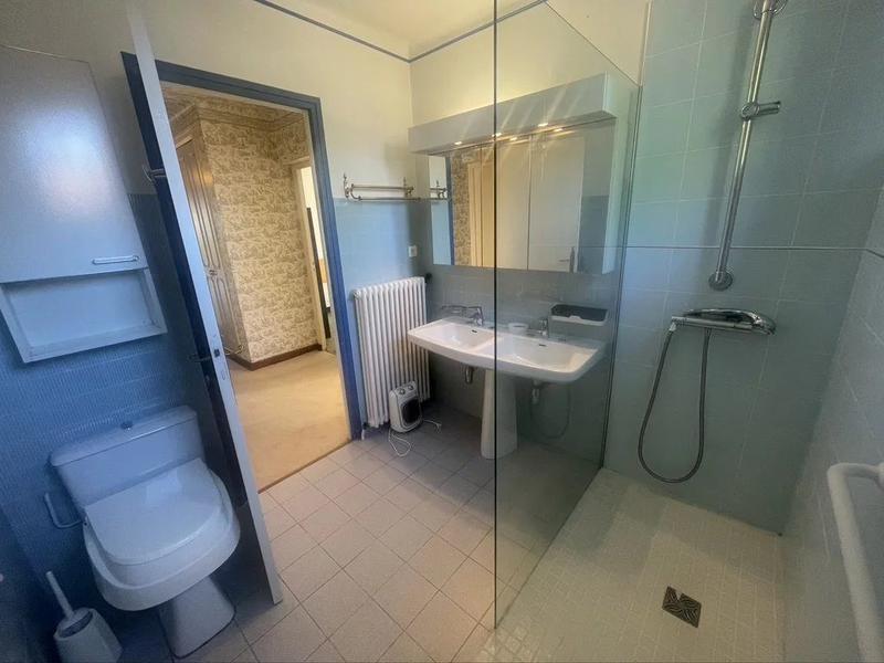 Maison - 228 m² - 9 pièces