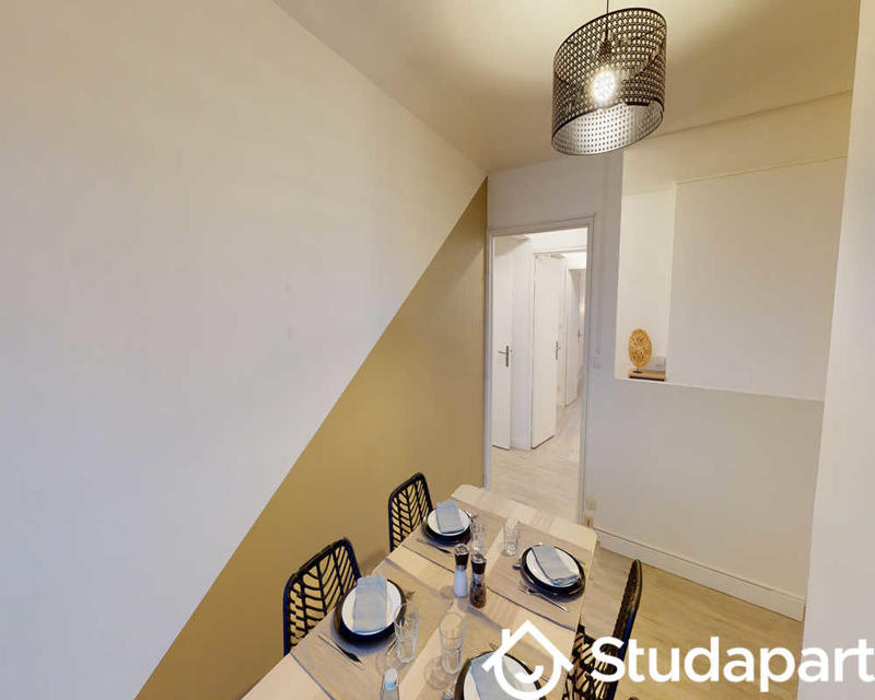 Chambre - 90 m² - 1 pièce