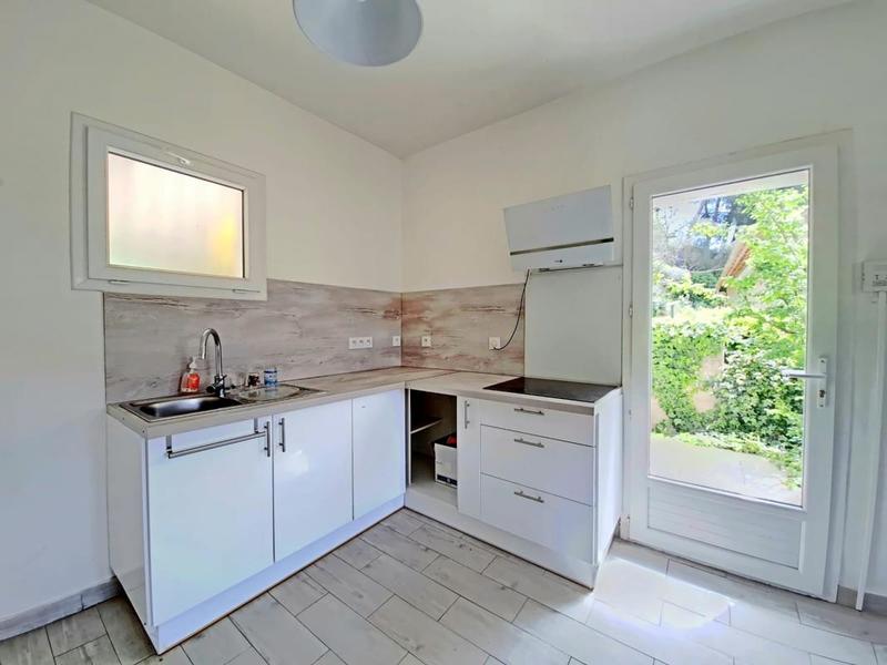 Maison - 180 m² - 8 pièces