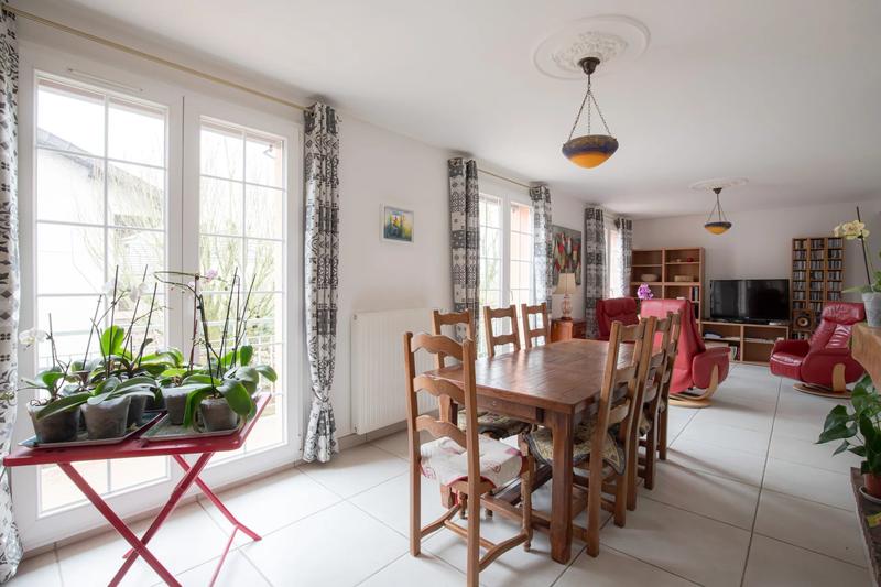 Maison - 200 m² - 10 pièces